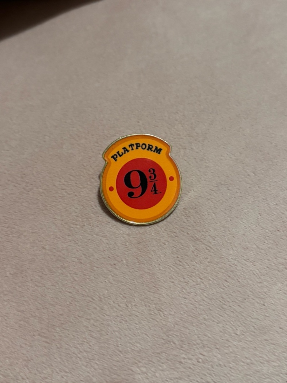 Harry Potter Platform 9 3/4 Enamel Pin - Yellow & Red